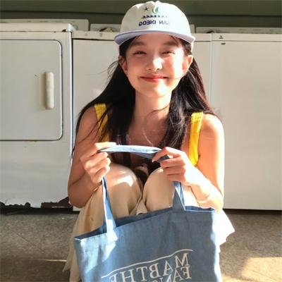 女孩爱跑步